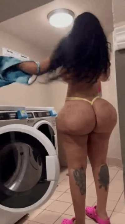 big ass landry 🧺🍑👀