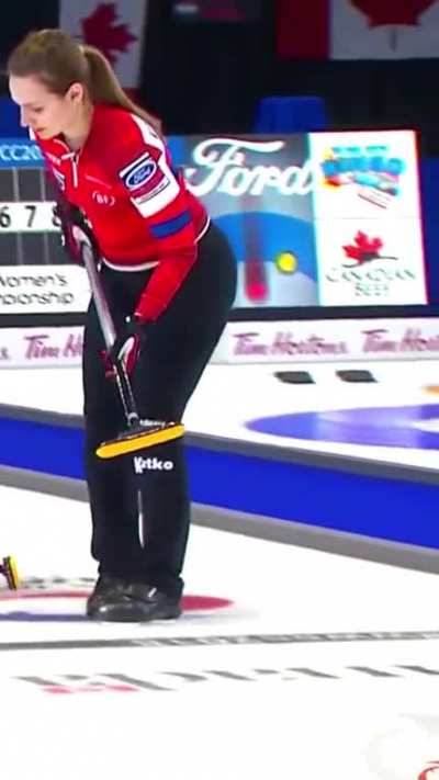Ežen Kolčevsk&aacute; (The 2018 World Women's Curling Championship) - Mobile/Vertical