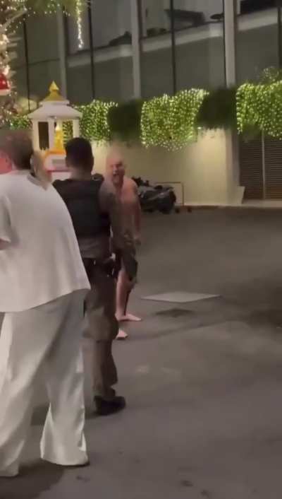 Russian guy freakout in Phuket, Thailand. 