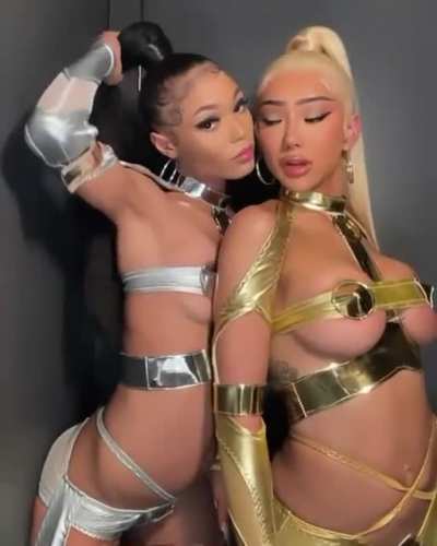 Damn who’s her friend tho?
