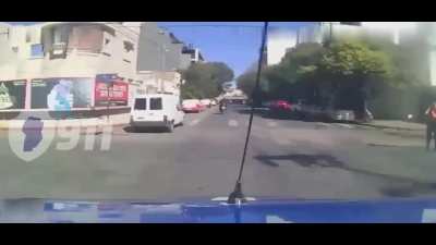 Así la policía de Córdoba le salvó la vida a un nene de un año y medio que se había ahogado con un alimento en una guardería
