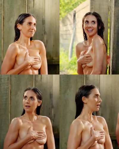 Alison Brie 