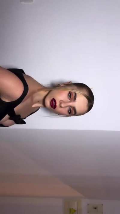 Clara Galle ready for the Jose Mar&iacute;a Forque Awards - IG December 2025