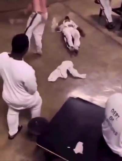 Inmate catches his plaything flirting with another man, tries boxing him back into loyalty but fails &amp;amp; the crowd go ape