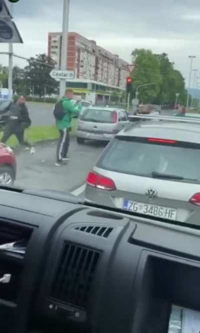 Zagreb uzvraća Splitu - prvih 10ak sekundi je bez zvuka