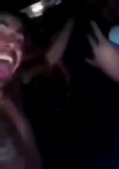 😁