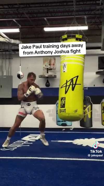 Jake Paul looking like prime Usyk