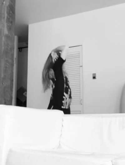 Dancing brina 🖤🤍
