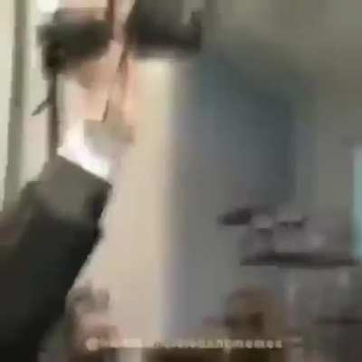 (Humanos precisa ter limetes). Por cornografista.
