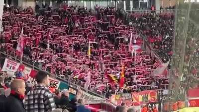 Union supporters singing "Always look on the bright side of life" at 4:0 for Leverkusen