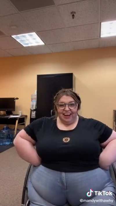 When she bends her wrist she looks like an amputee...I can't unswee it.
