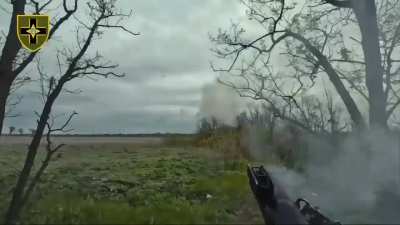 Frag sleeves for RPG warhead, adapting anti tank weapons to anti personnel role (+Combat Footage)