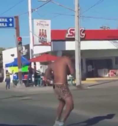 Look at this dude 😂😂😂😂 fighting that good fight.