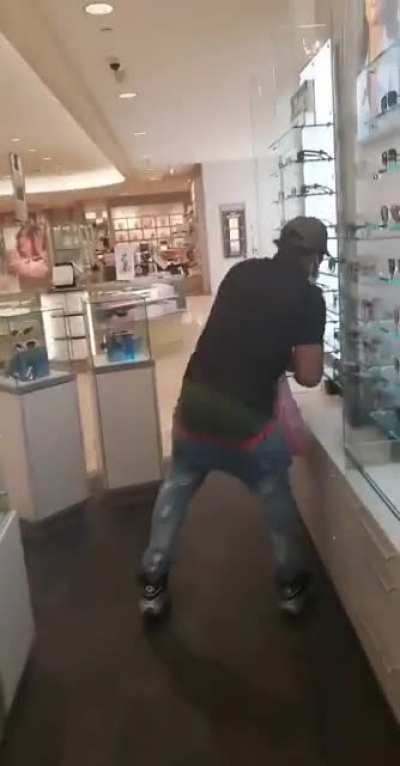 Sunglass thief