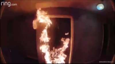 Girl sneaks up in disguise and lights her ex-boyfriend&rsquo;s apartment on fire