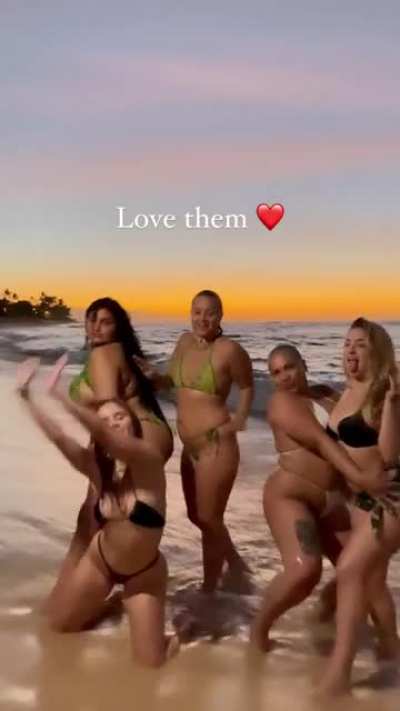 String Bikini Vid