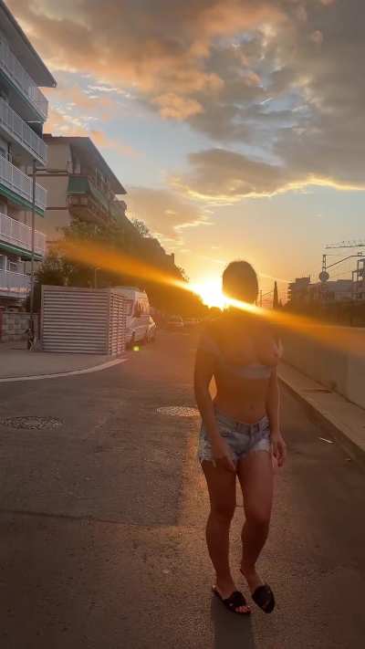 Is it the sun or my chest that&rsquo;s lighting up the sky?
