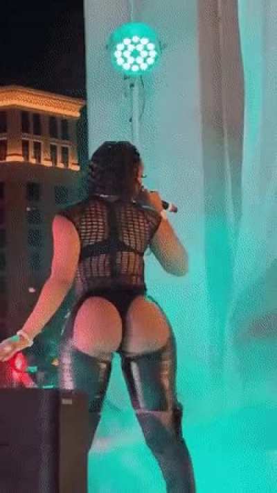 😩