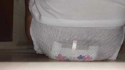  Messy accident while drunk puking &amp;gt;&amp;lt; didnt have energy and ended up landing on my messy bum &amp;gt;&amp;lt; 