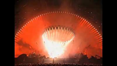 October 20, 1994, Earl's Court, London. Pink Floyd performing "Comfortably Numb". My dad's favorite concert of all time. He always used to tell me that if he built a time machine, he'd drop everything and take me here