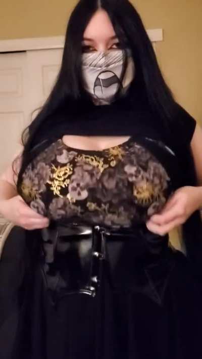 Big Titty Goth Goddess Drop