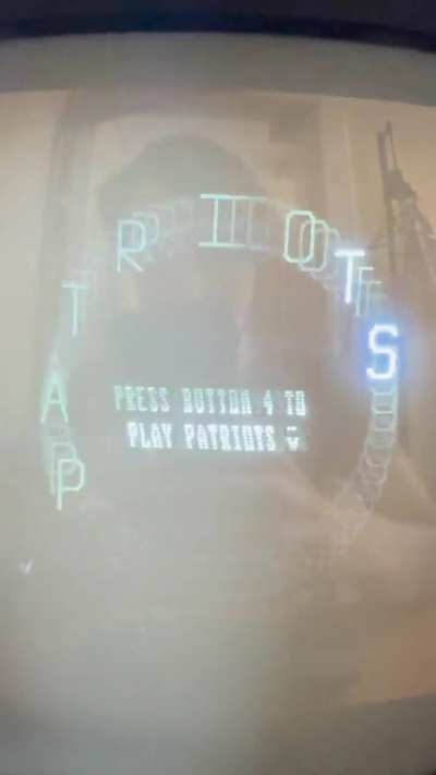 Patriots, a Missile Command style homebrew for the good ol&rsquo; Vectrex, doesn&rsquo;t actually have a loading screen. It does have a perfectly good loading icon though.