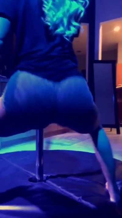 Casi Twerk
