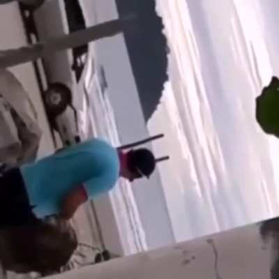 Praia &eacute; para pedestres!