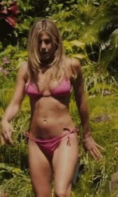 Jennifer Aniston gets me going