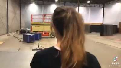 Jumanji fight pre-vis ft. Karen Gillan&rsquo;s stunt double