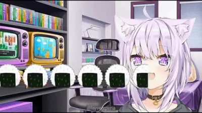 She do be EATIN doe