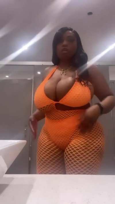 they really band me from most titties subs. And all I do is post huge titties 😂🤦🏾‍♂<wbr>️