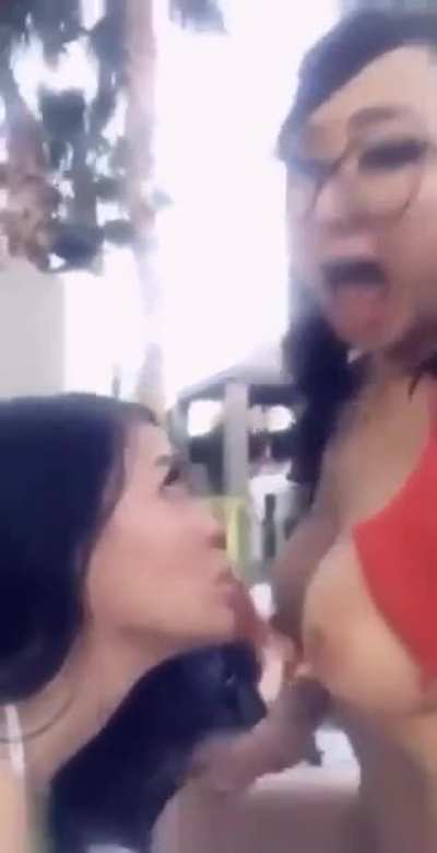 👩🏽&zwj;❤️&zwj;💋&zwj;👩🏽