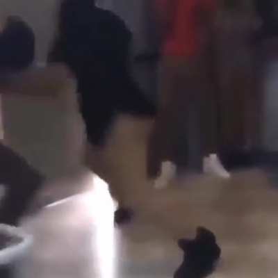 Big brother steps in and fucks up little bro's bully