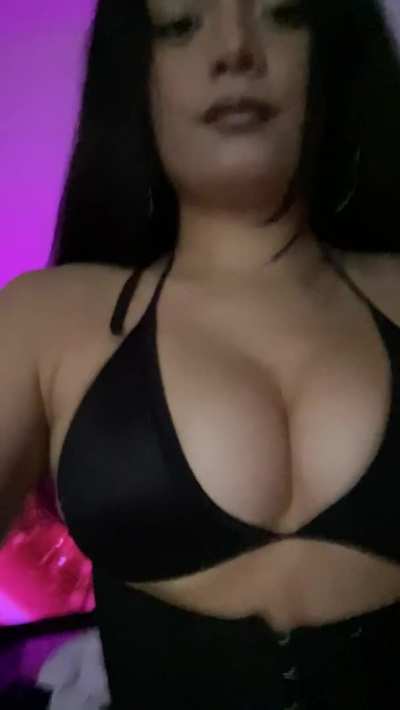 2 years of content on wall. 1st month $5.99 🏷 subscription includes demo videocall 📹☎️ ONLYFANS. Link &darr;