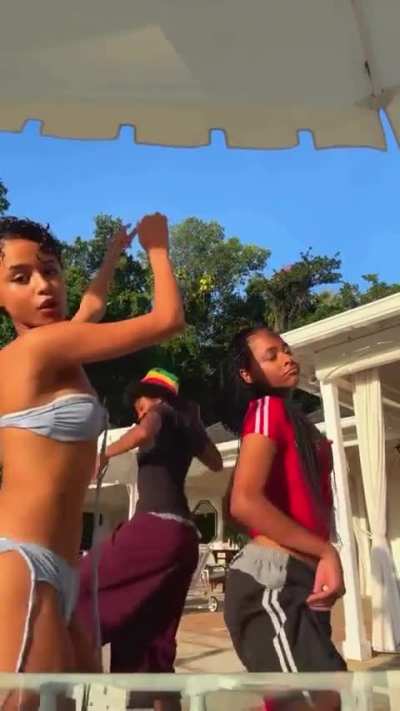 She shake it well