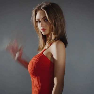 Leni Klum has such big tits for her slim body