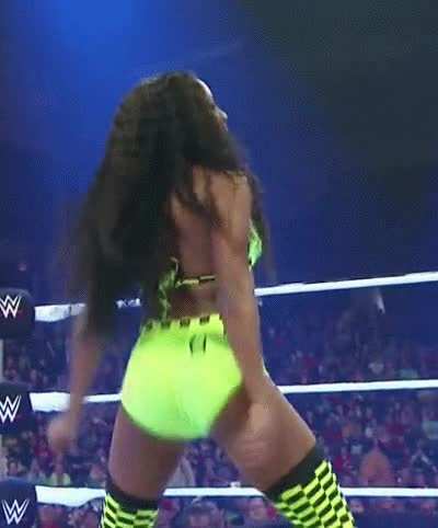 Not too much Naomi love here.. Time to change that. 🍑😩