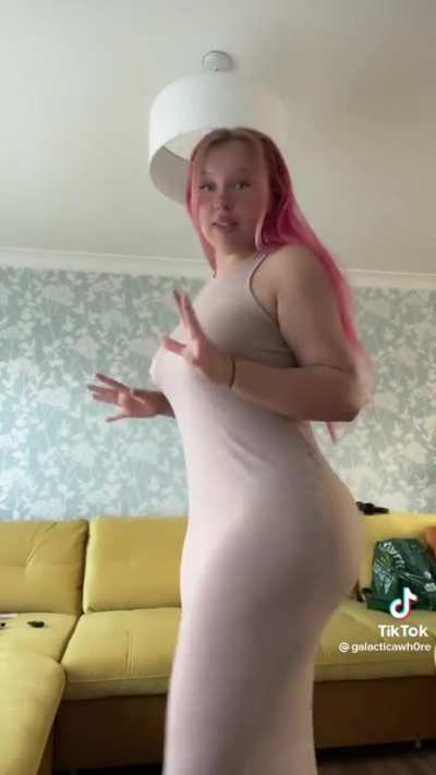 Wait til she turn around