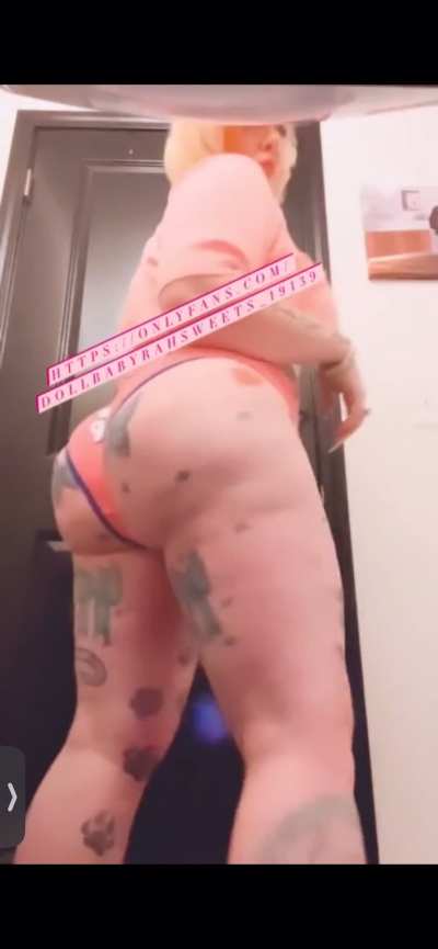 (Not ebony) but is she valid?😵&zwj;💫 more in the tele!