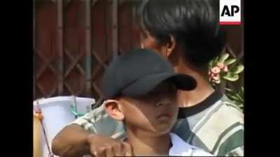 Guy takes kids hostage makes attempt to run away gets what he deserves!