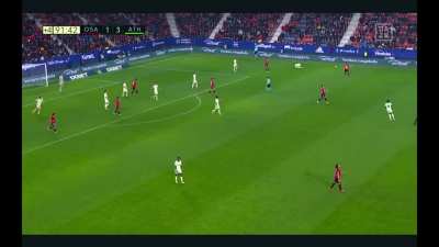 I&ntilde;aki Williams takes a stand for his younger brother after reckless challenge by Chimy &Aacute;vila on Nico 90+1'