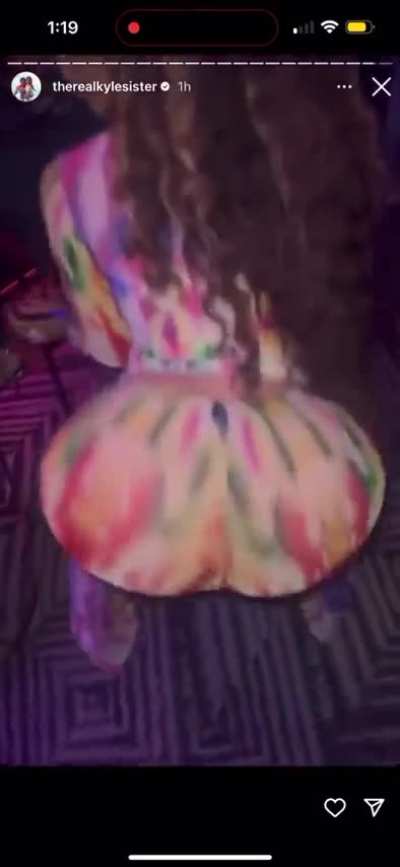 Ari Fletcher Movin that thang 🍑
