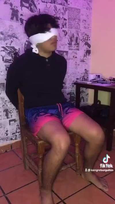 *Empieza a soltar un hedor que hace que los secuestradores vomiten*