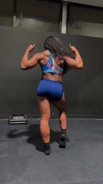 I don&rsquo;t follow trends if I like a song as a reels ima use it 😂 But this was me after squatting almost 400lbs last night☺️   #bodybuilder #bodybuilding #powerlifter #powerlifting #fitnessmodel #naturalbodybuilding #fitnessmotivation #gymmotivation