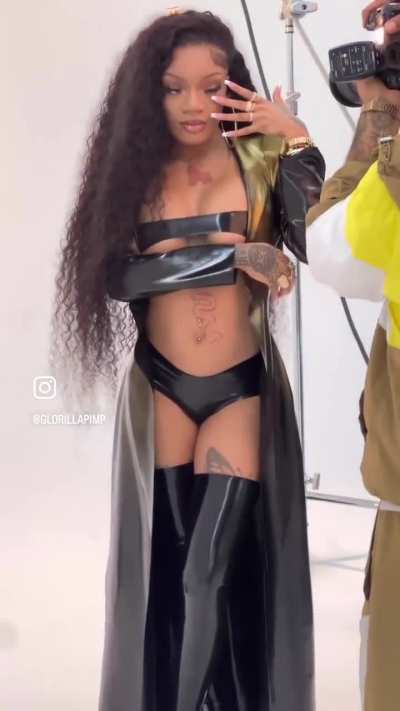Y&rsquo;all check out her album?