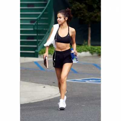 Queen&rsquo;s sports bra mix