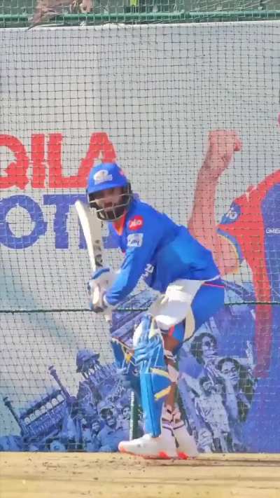 Bichara bowling bhi kare, batting bhi