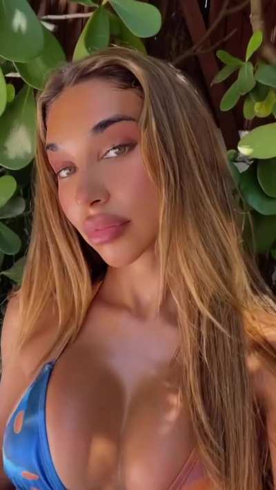 Bikini babe 2