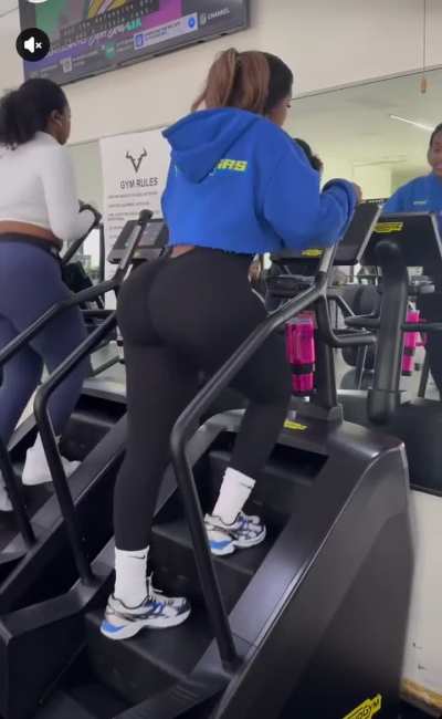 Her shit so fat